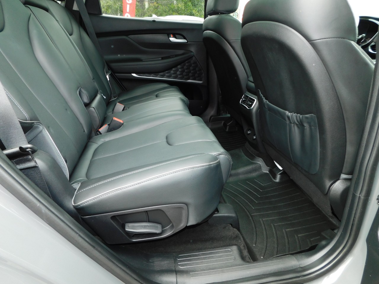 2022 Hyundai Santa Fe - Image 10