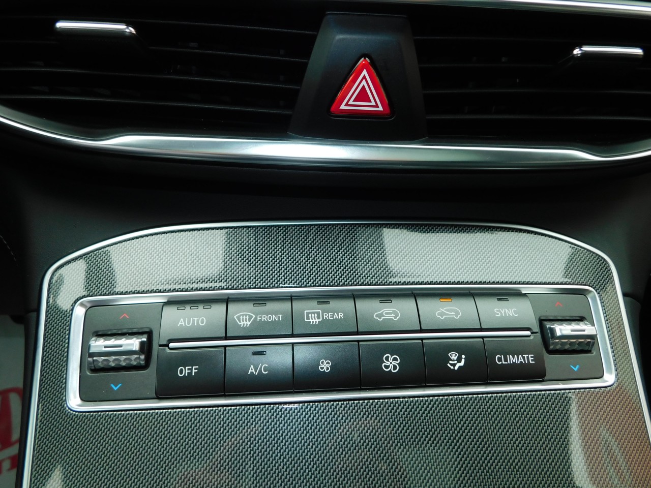 2022 Hyundai Santa Fe - Image 20