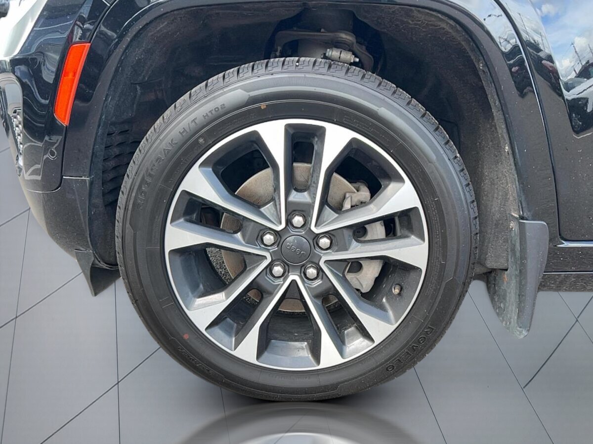 2023 Jeep Grand Cherokee L - Image 9