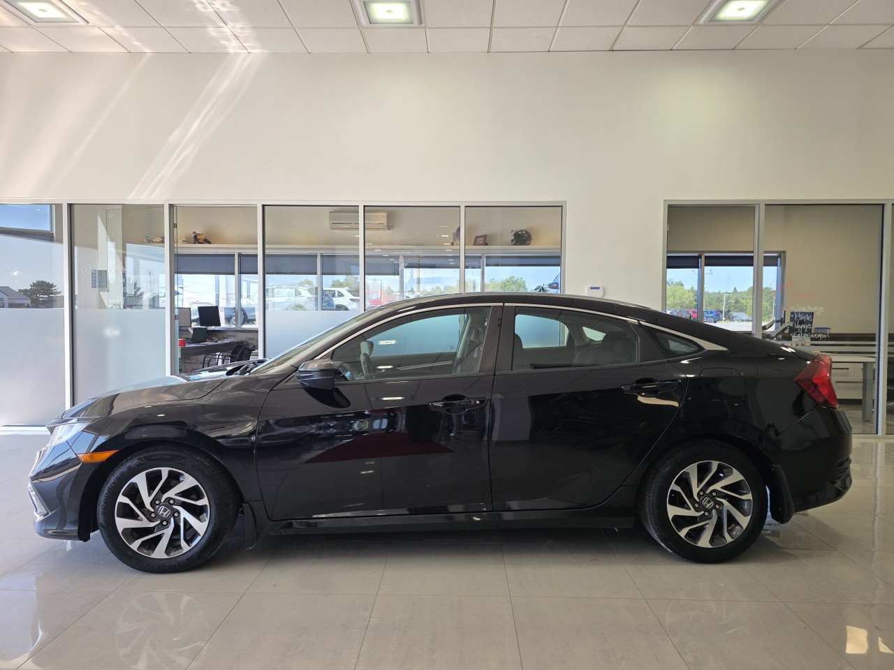 2019 Honda Civic - Image 4