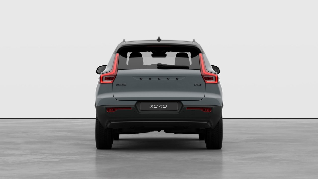 2026 Volvo XC40 - Image 6