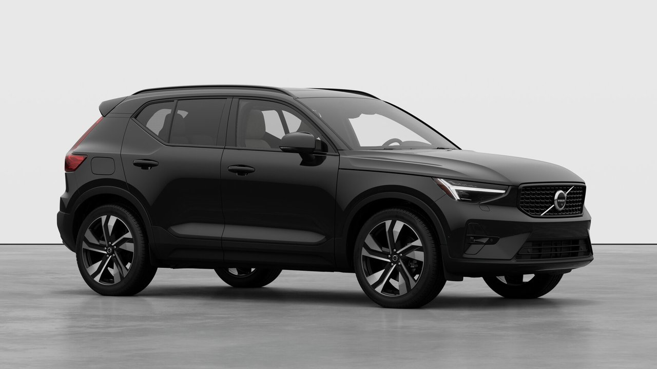 2026 Volvo XC40 - Image 3