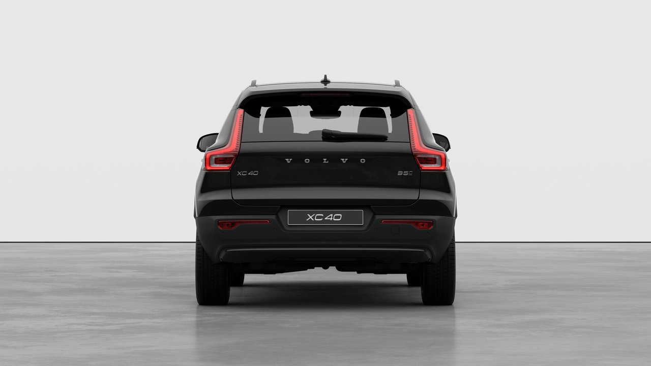 2026 Volvo XC40 - Image 6