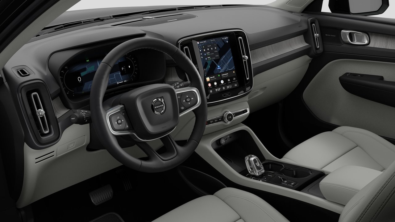 2026 Volvo XC40 - Image 10