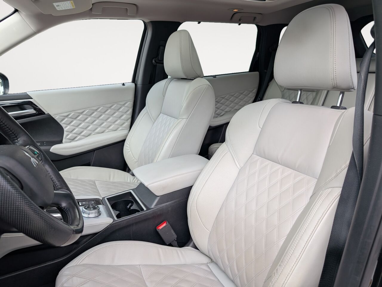 2023 Mitsubishi Outlander PHEV - Image 7
