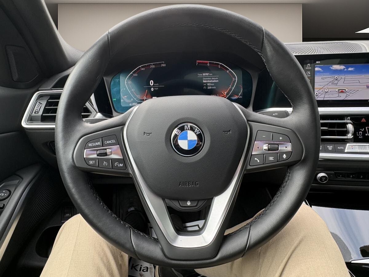 2022 BMW 330i - Image 14