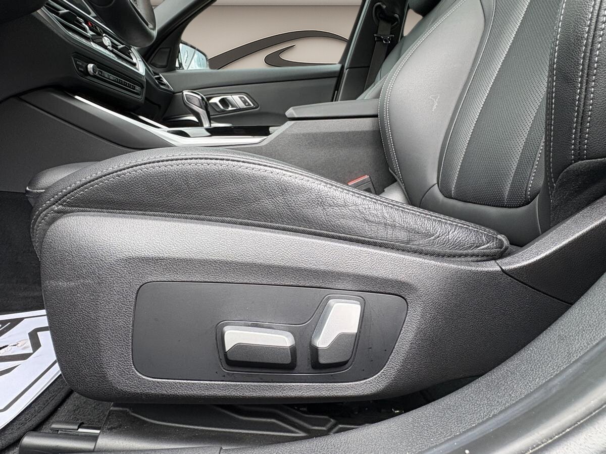 2022 BMW 330i - Image 20