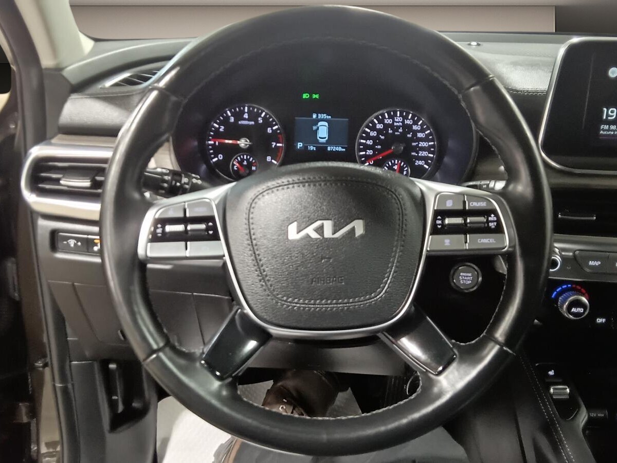 2022 Kia Telluride - Image 14