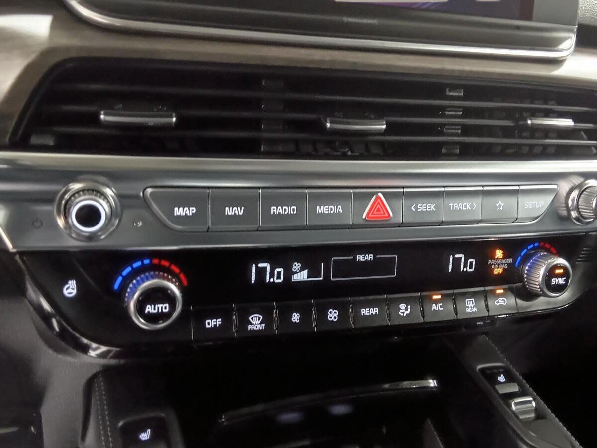 2022 Kia Telluride - Image 17