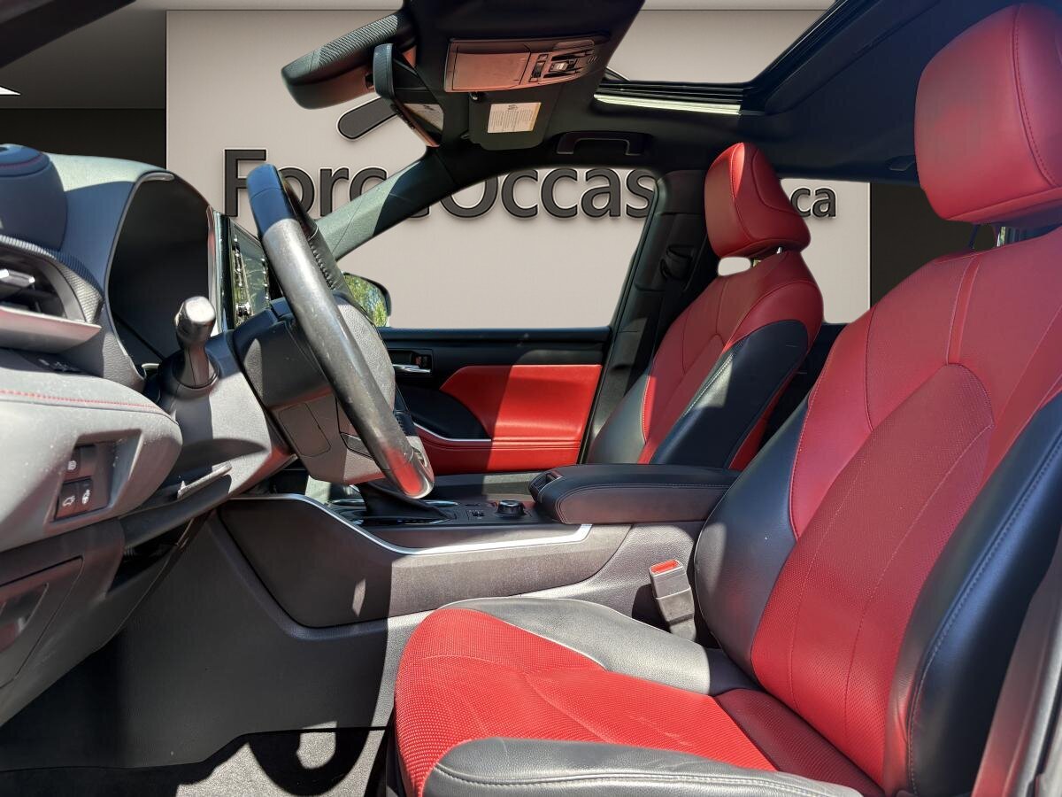 2022 Toyota Highlander - Image 6