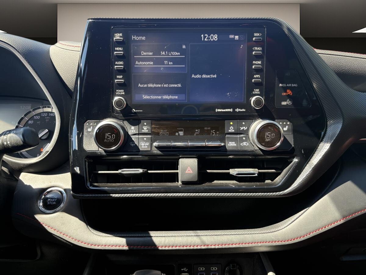 2022 Toyota Highlander - Image 19