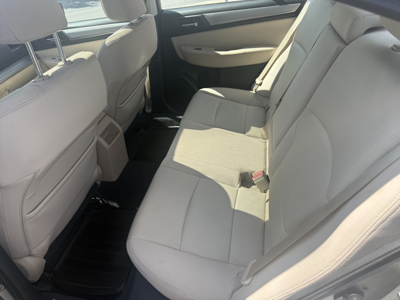 2017 Subaru Legacy - Image 13
