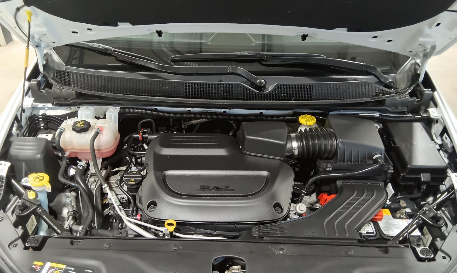 2025 Chrysler Pacifica - Image 7