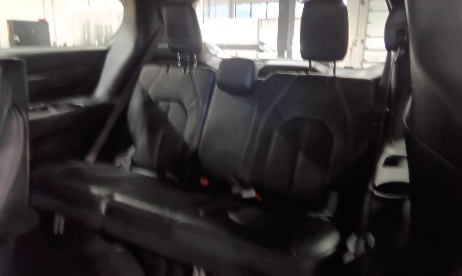 2025 Chrysler Pacifica - Image 18