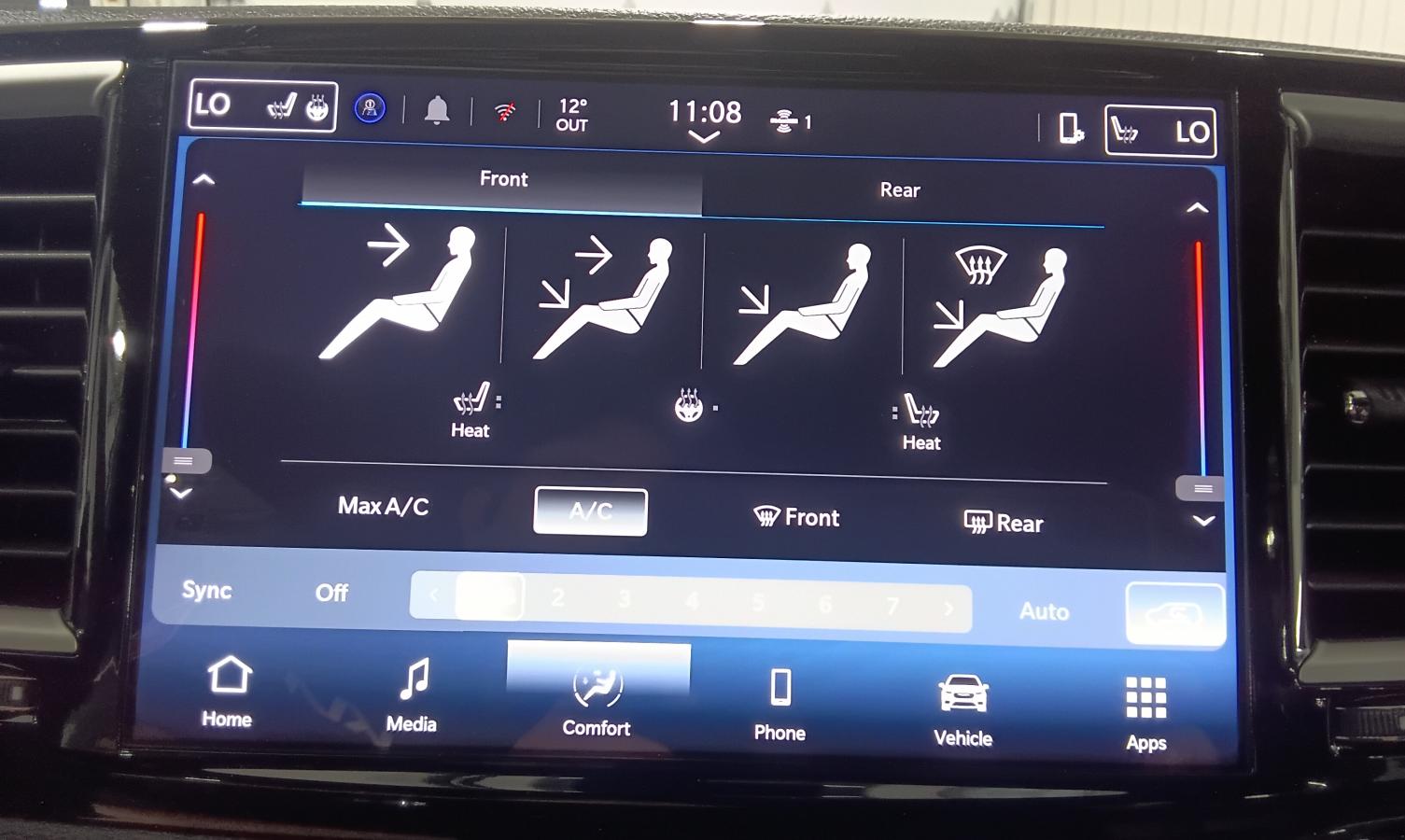 2025 Chrysler Pacifica - Image 21