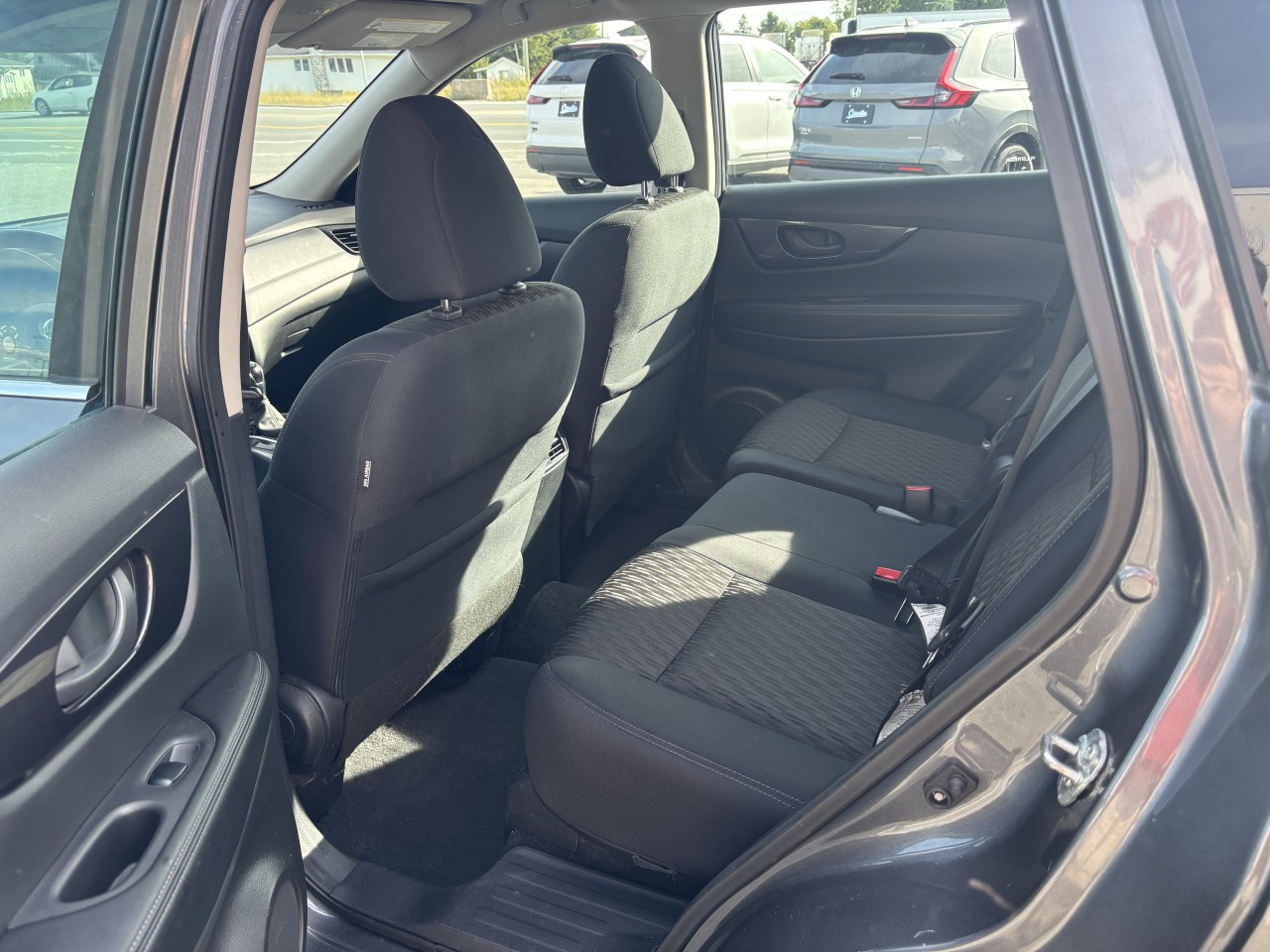 2019 Nissan Rogue - Image 10