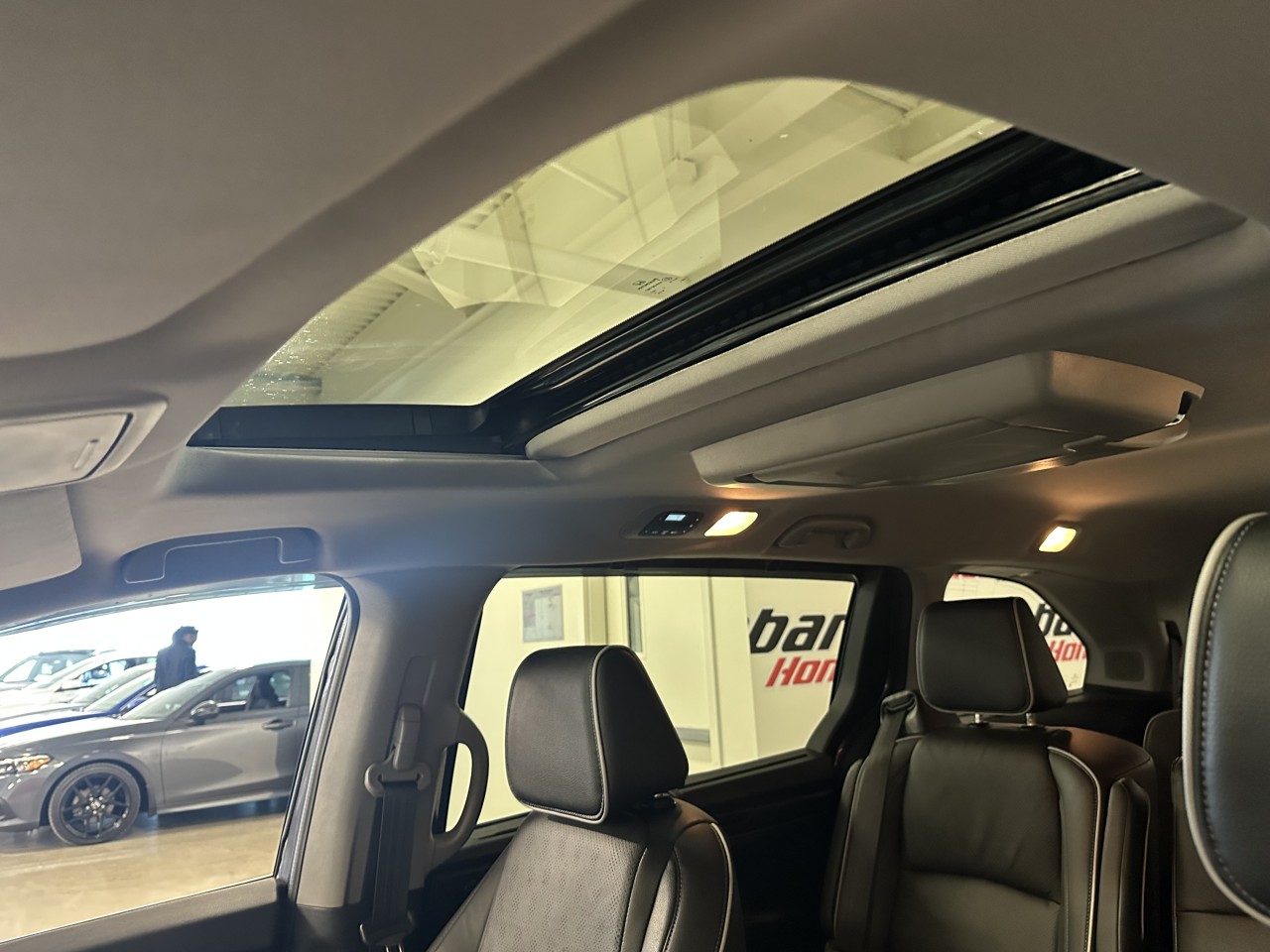2023 Honda Odyssey - Image 20