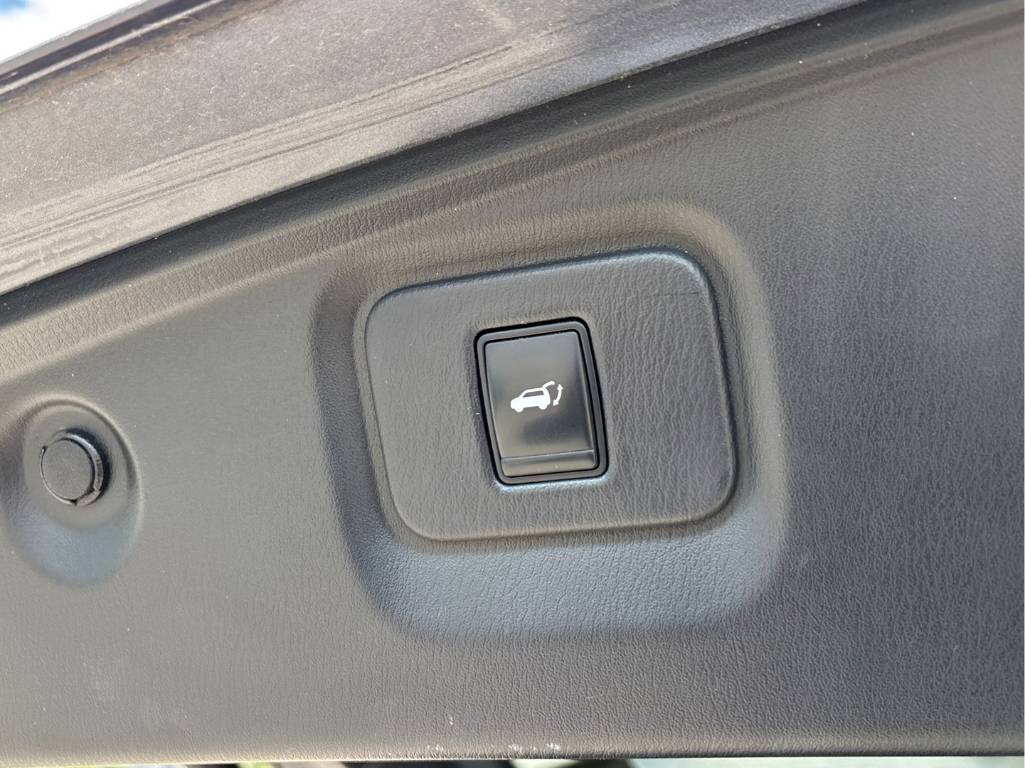 2014 Nissan Pathfinder - Image 17