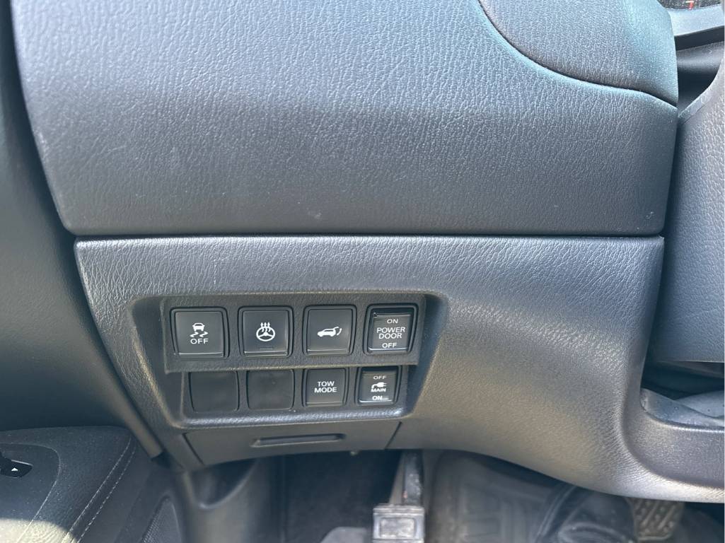 2014 Nissan Pathfinder - Image 23