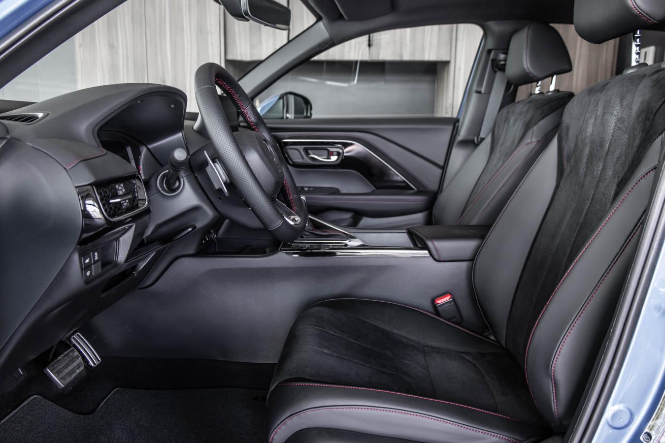 2026 Acura ADX - Image 15