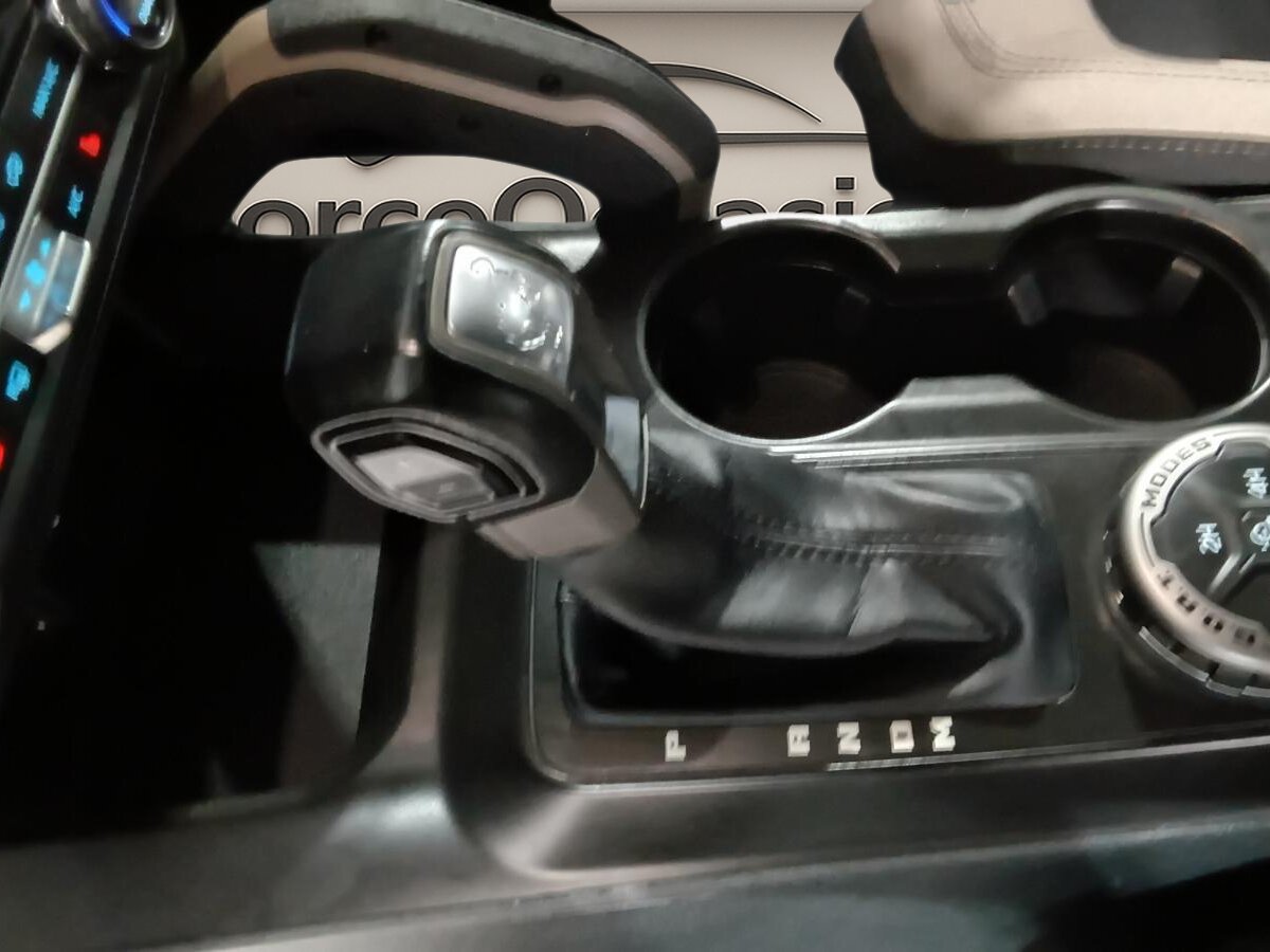 2022 Ford Bronco - Image 20