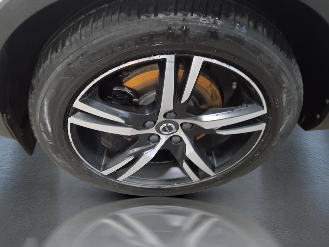 2020 Volvo XC40 - Image 8