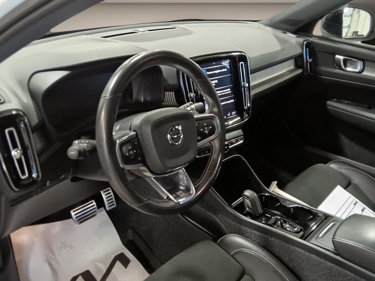 2020 Volvo XC40 - Image 9