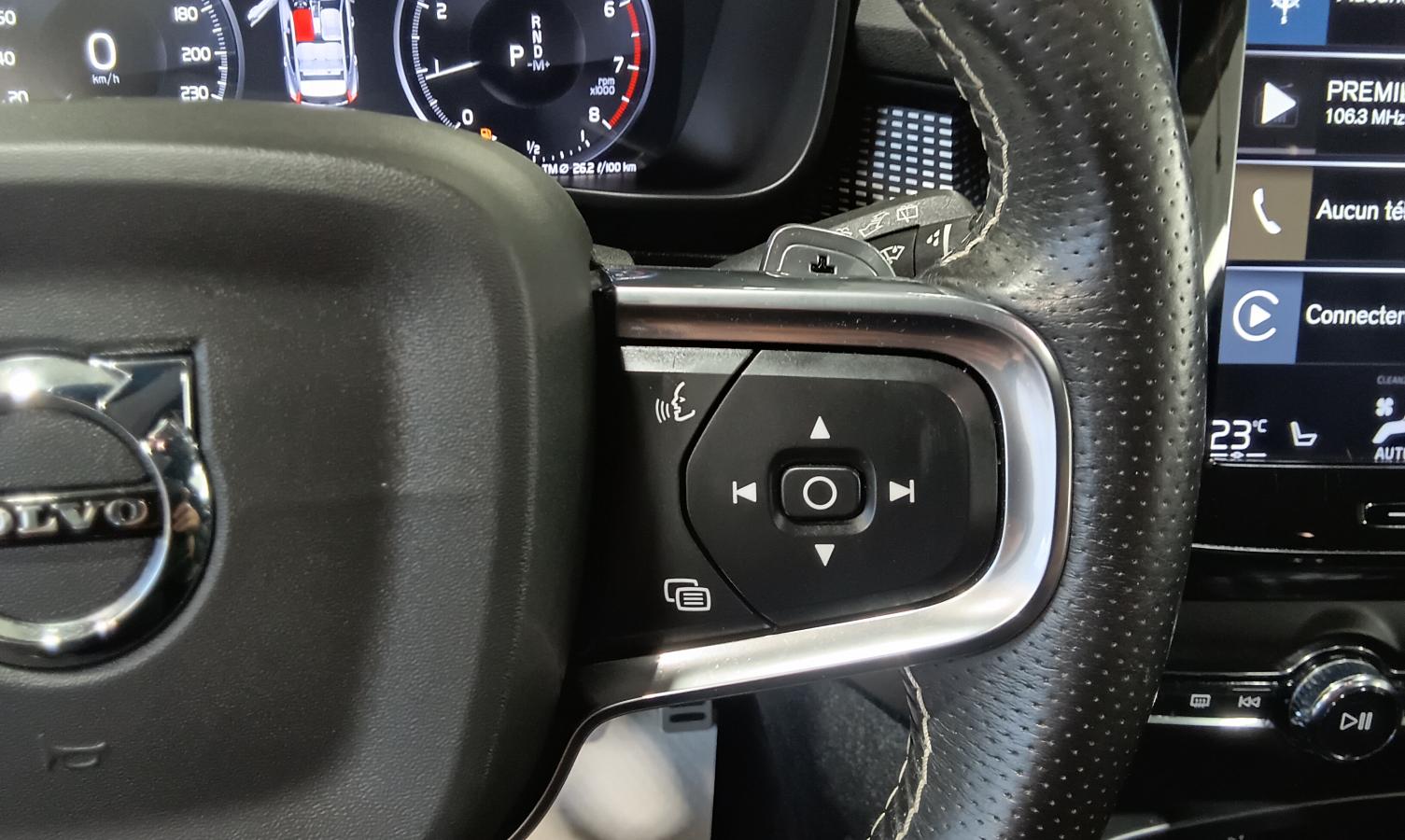 2020 Volvo XC40 - Image 14