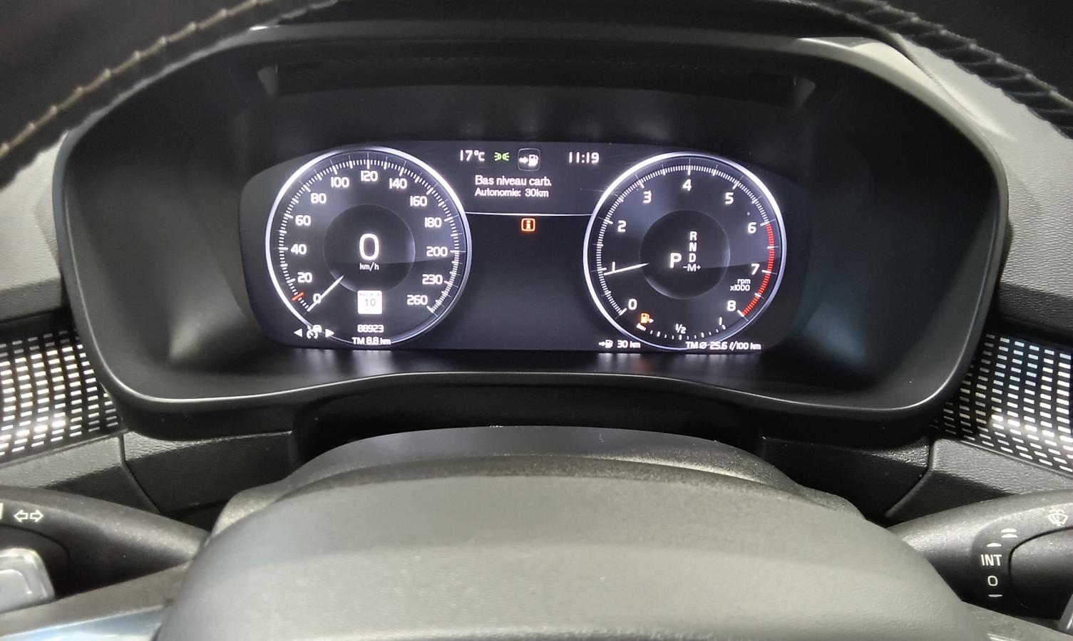2020 Volvo XC40 - Image 15