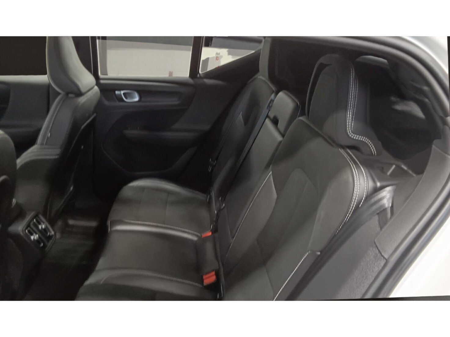 2020 Volvo XC40 - Image 20