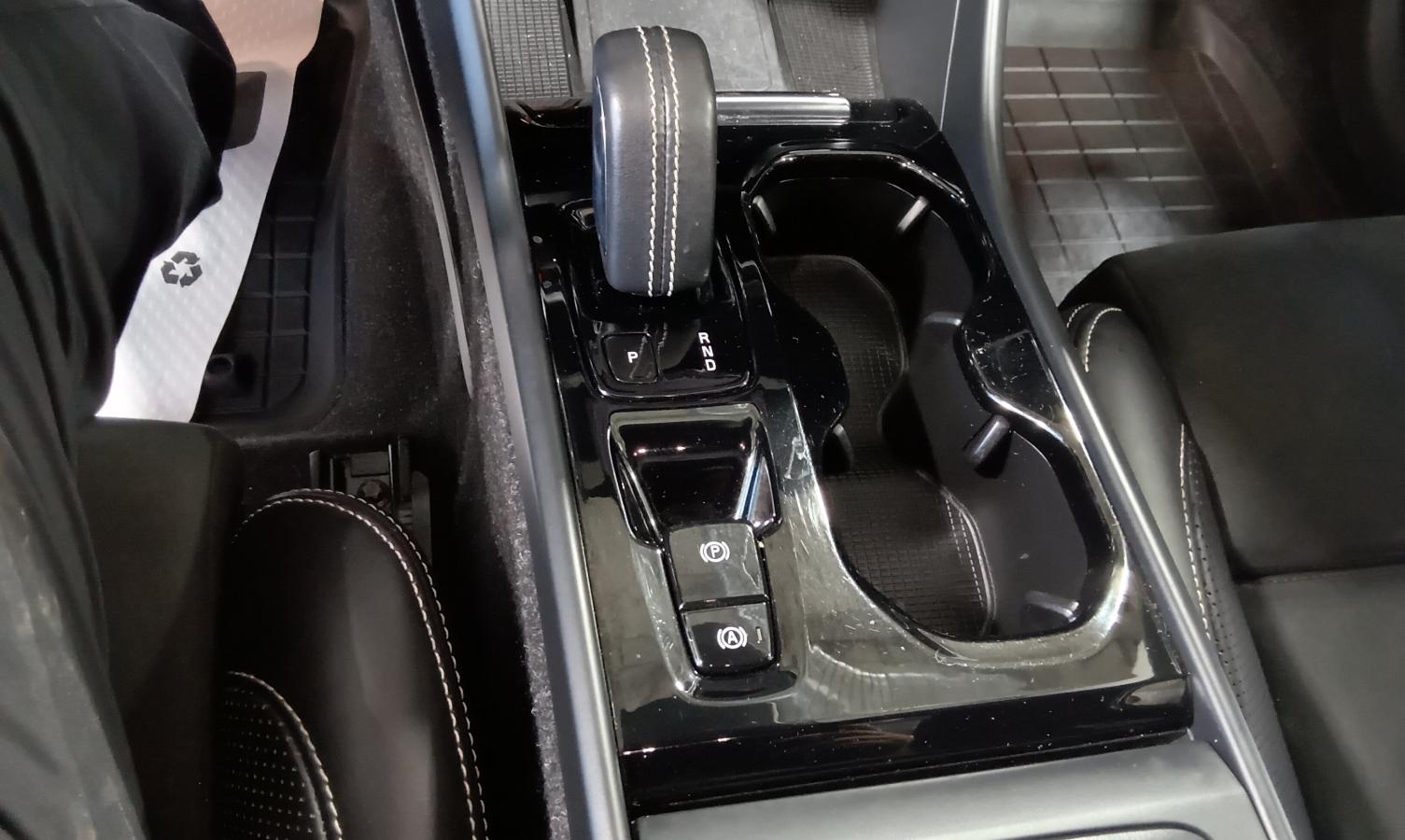 2020 Volvo XC40 - Image 21