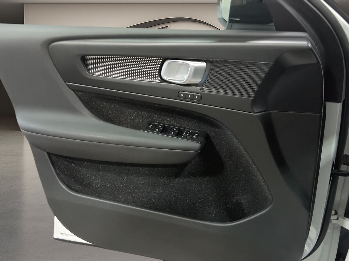 2020 Volvo XC40 - Image 22