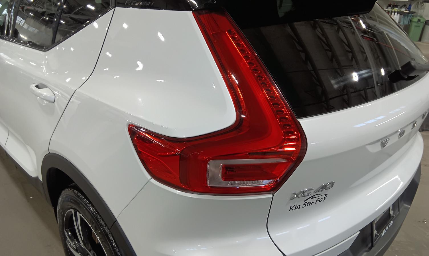2020 Volvo XC40 - Image 24