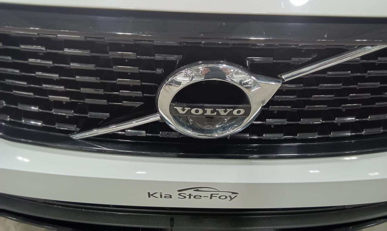 2020 Volvo XC40 - Image 25