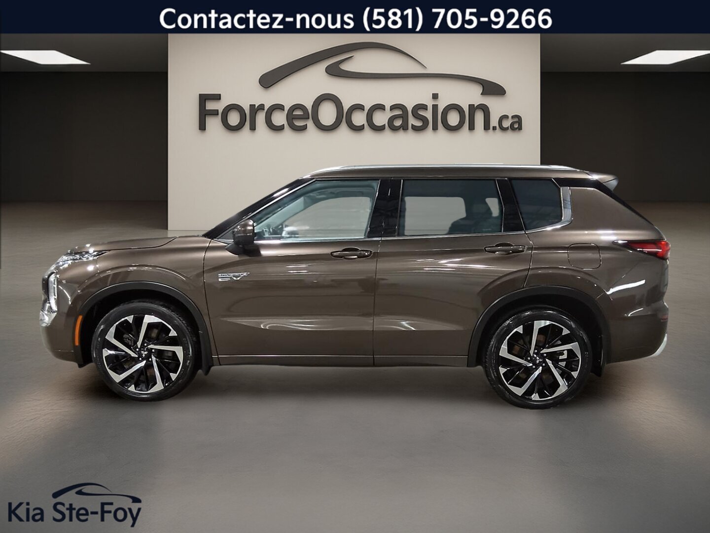 2023 Mitsubishi Outlander PHEV - Image 3