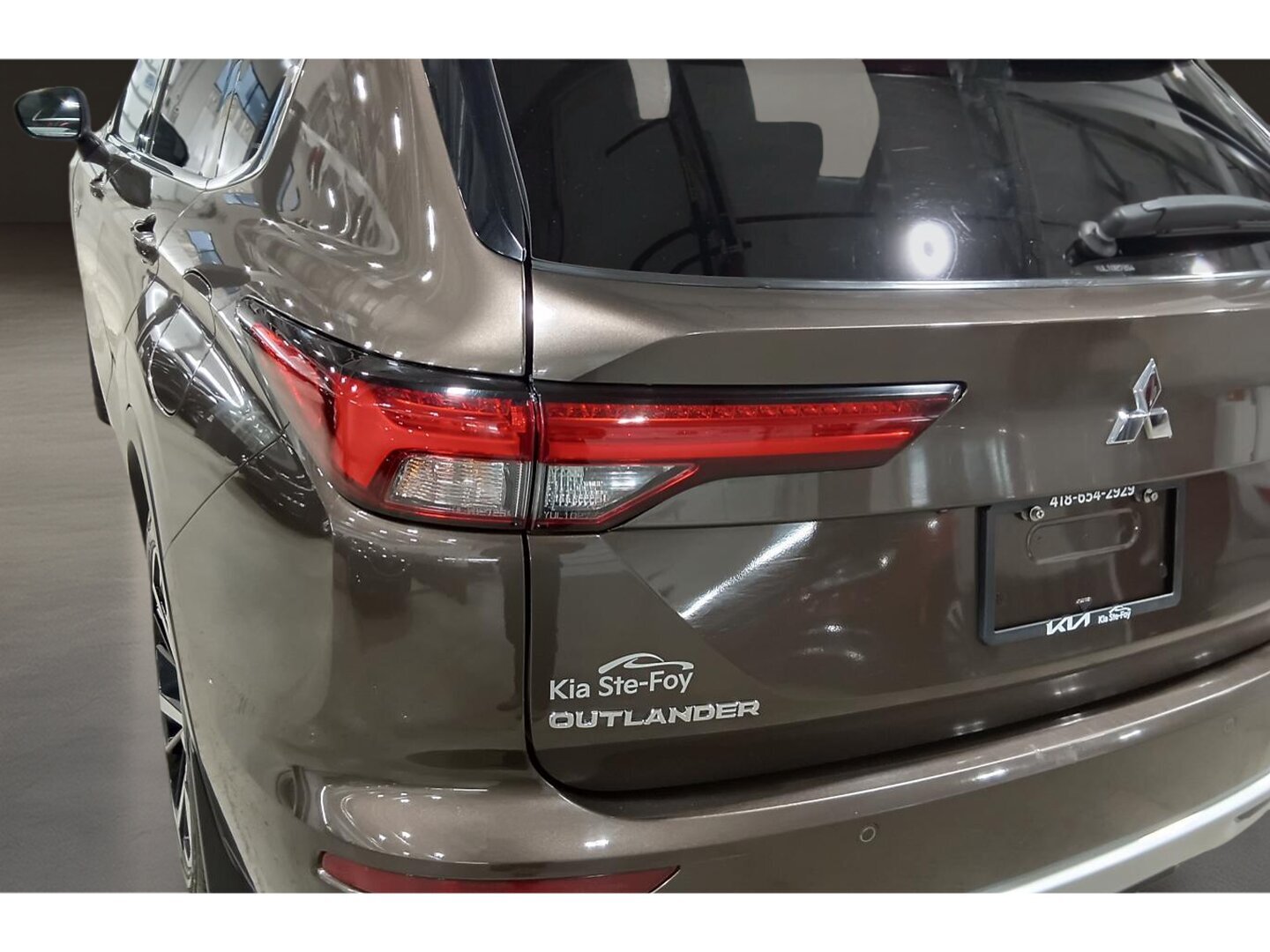2023 Mitsubishi Outlander PHEV - Image 8