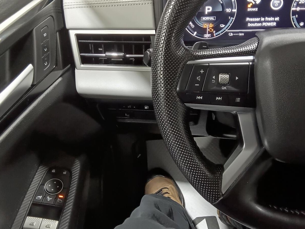 2023 Mitsubishi Outlander PHEV - Image 13
