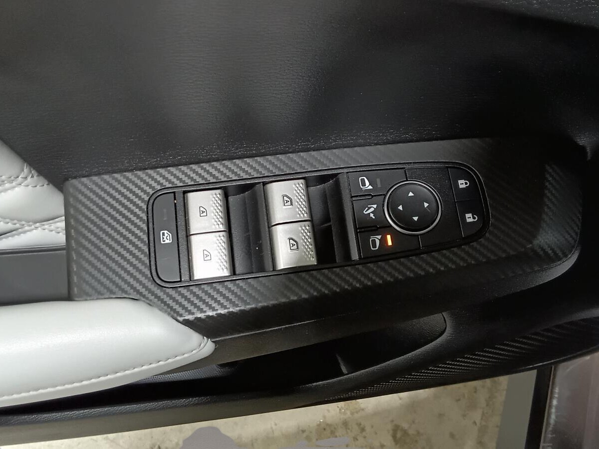 2023 Mitsubishi Outlander PHEV - Image 16