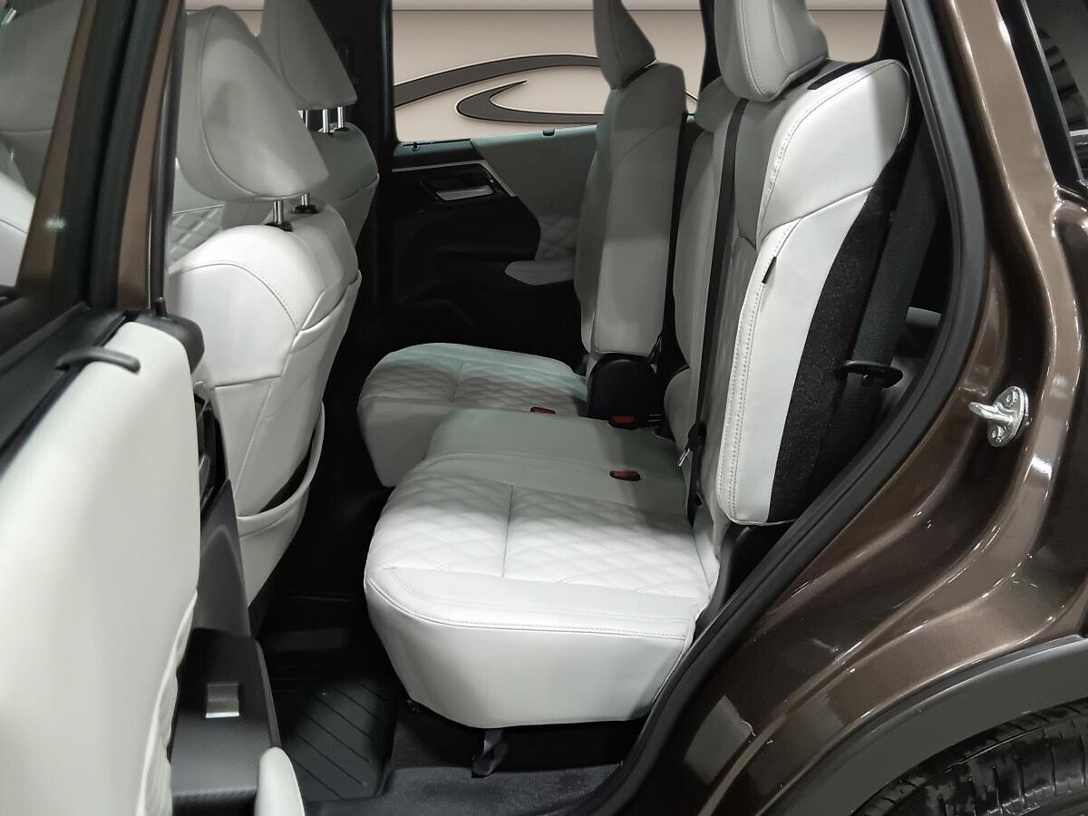 2023 Mitsubishi Outlander PHEV - Image 20