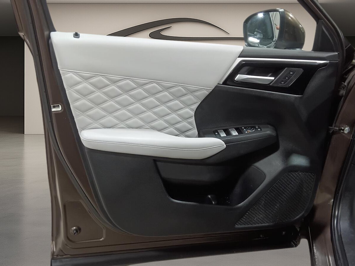 2023 Mitsubishi Outlander PHEV - Image 23