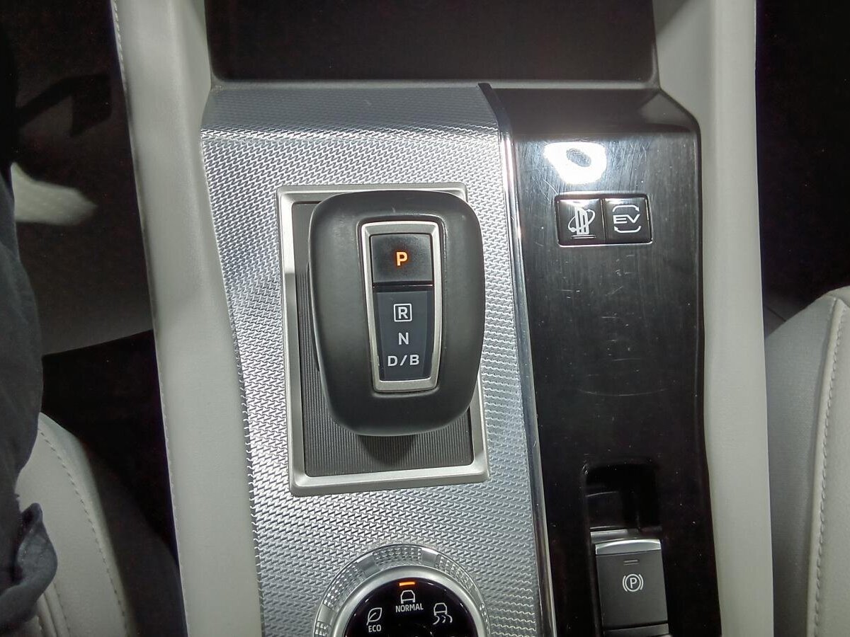 2023 Mitsubishi Outlander PHEV - Image 25
