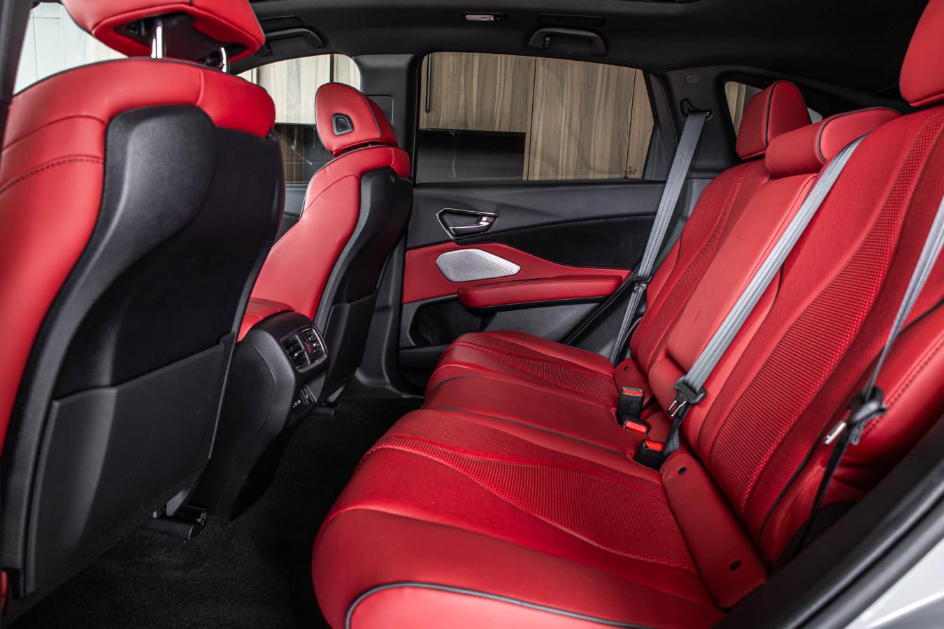2025 Acura RDX - Image 33