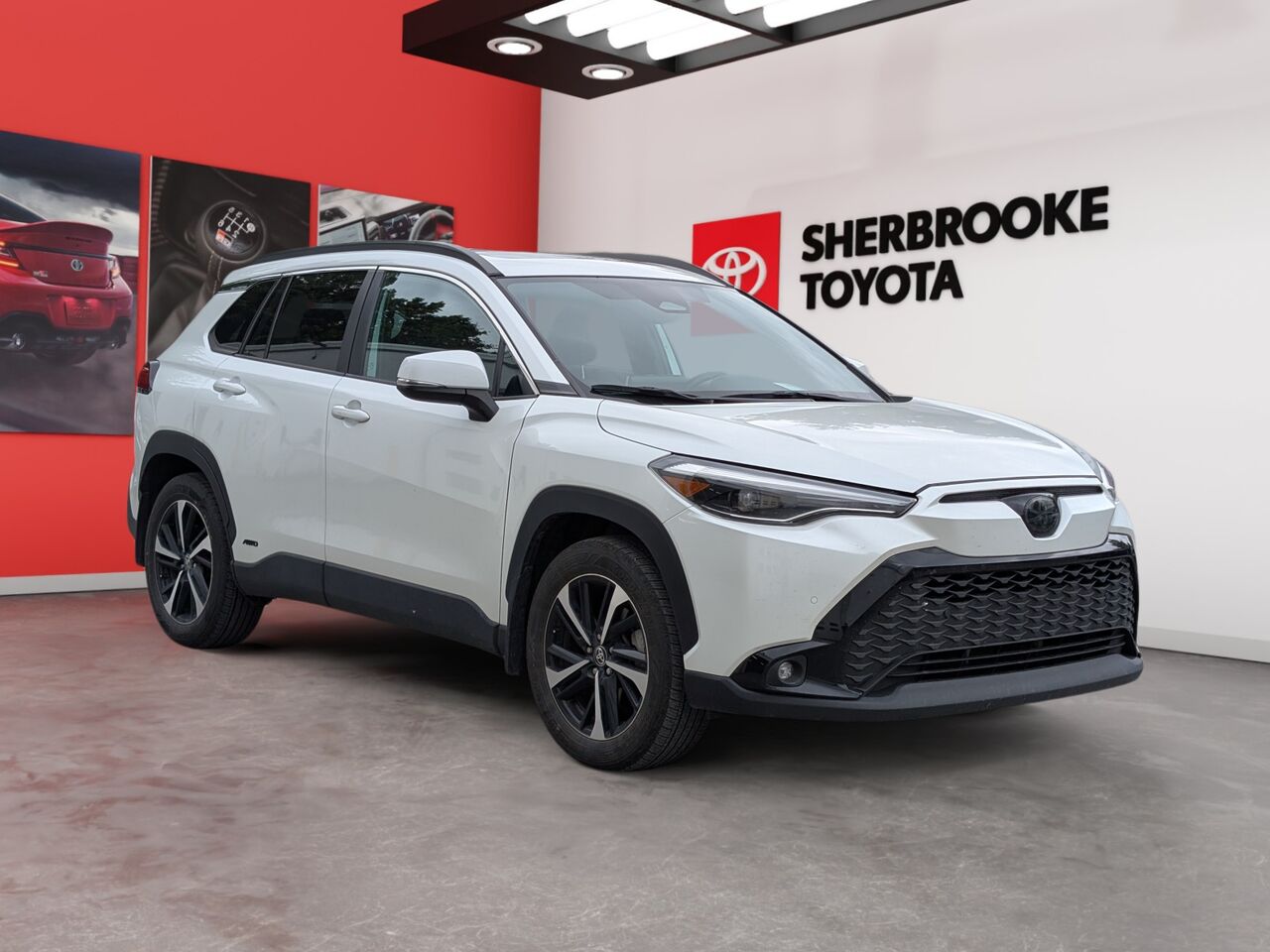2024 Toyota Corolla Cross - Image 2