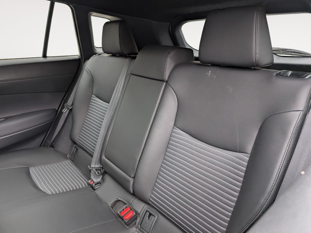 2024 Toyota Corolla Cross - Image 8