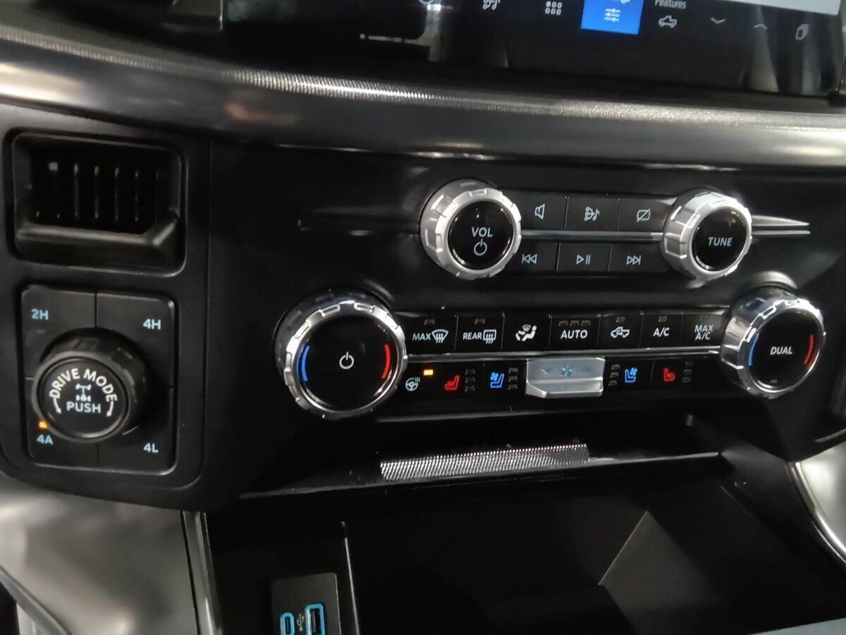 2024 Ford F-150 - Image 16