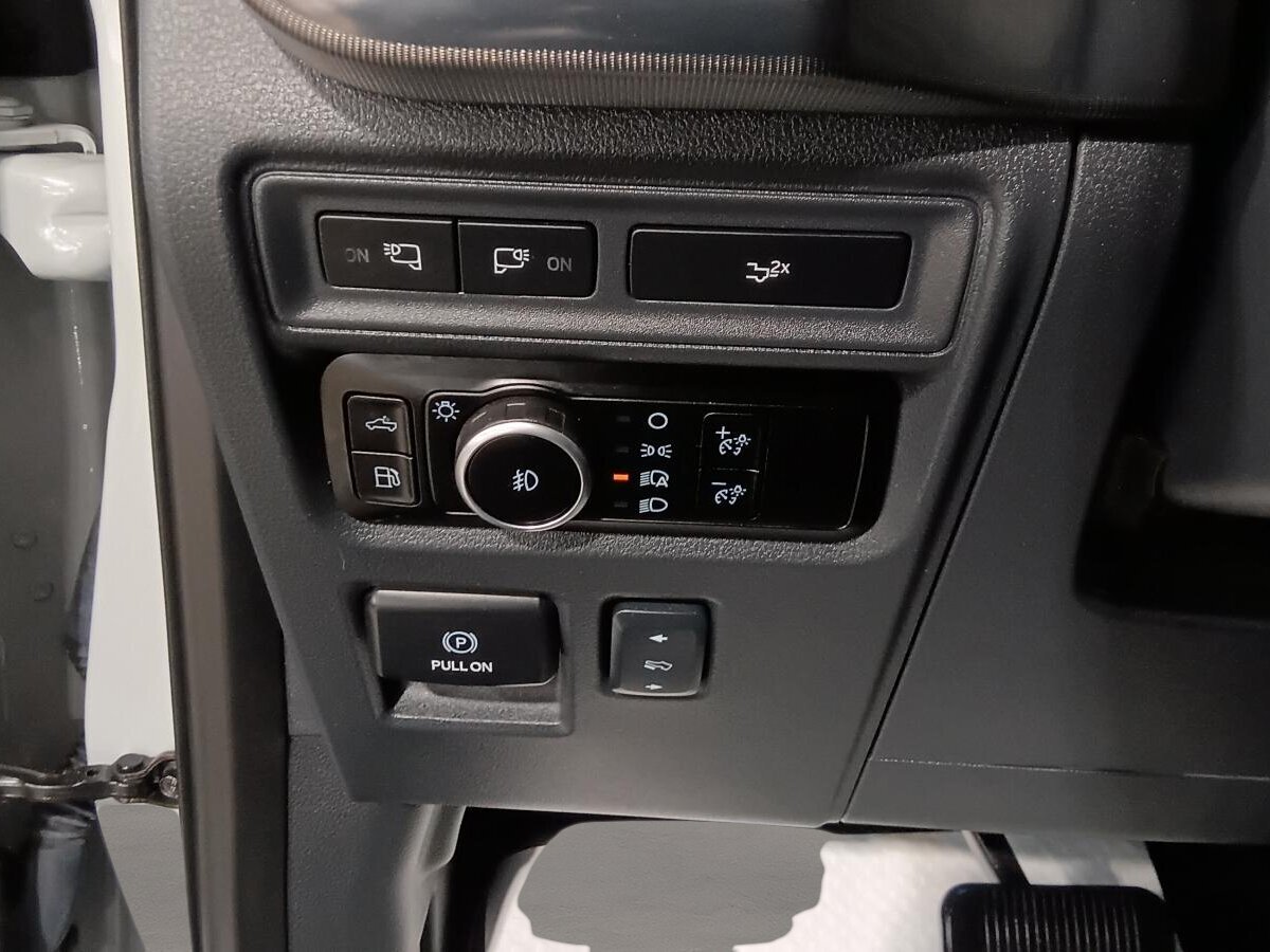 2024 Ford F-150 - Image 18