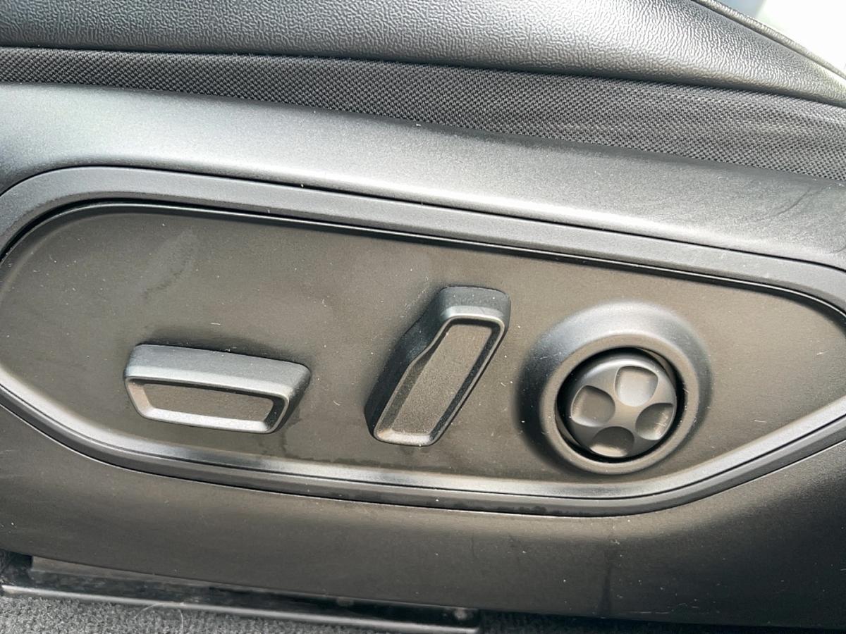2023 Jeep Grand Cherokee - Image 13