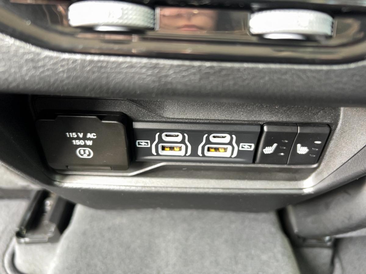 2023 Jeep Grand Cherokee - Image 18