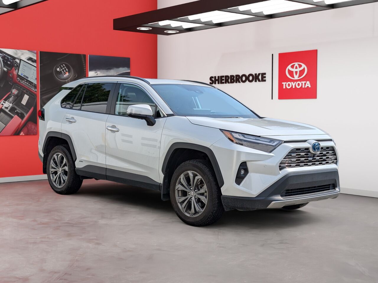 2024 Toyota RAV4 Hybride - Image 5