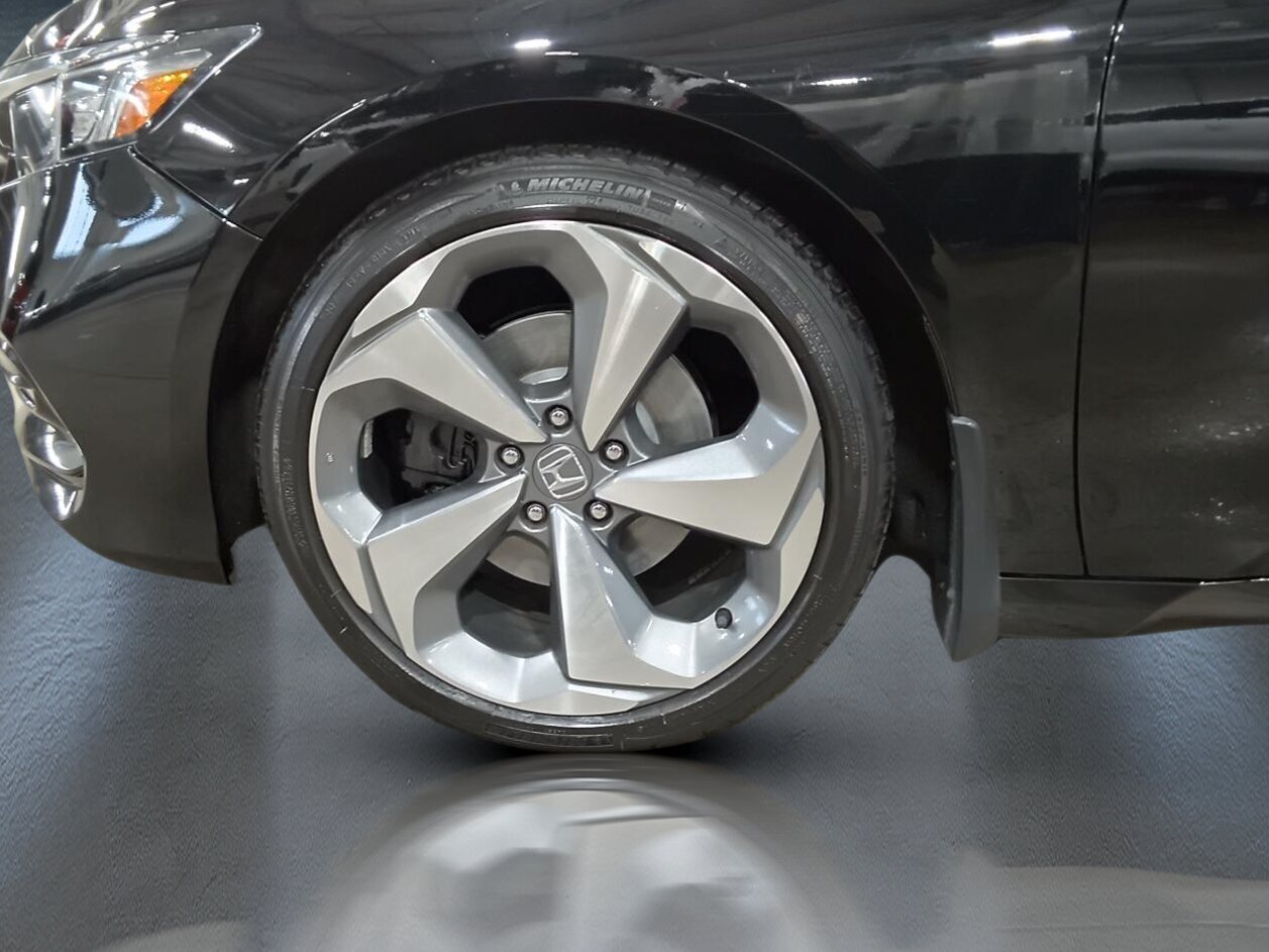 2018 Honda Accord Sedan - Image 9